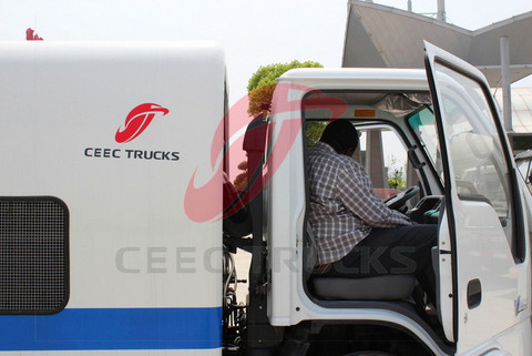 5CBM road sweeper truck