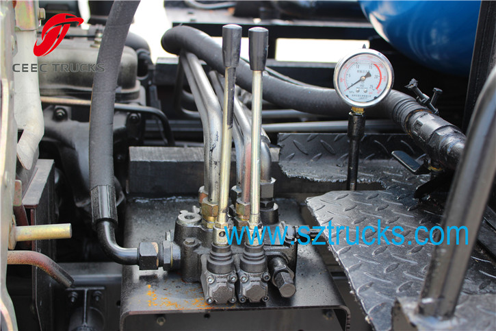 4CBM vacuum sewage suction truck