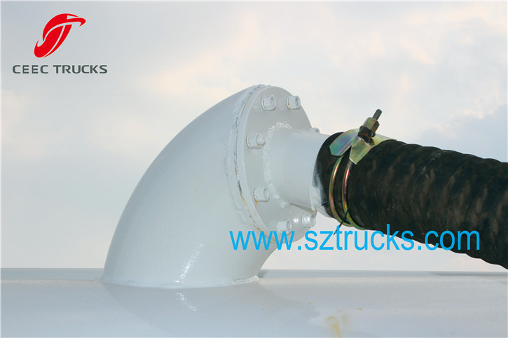 4CBM vacuum sewage suction truck