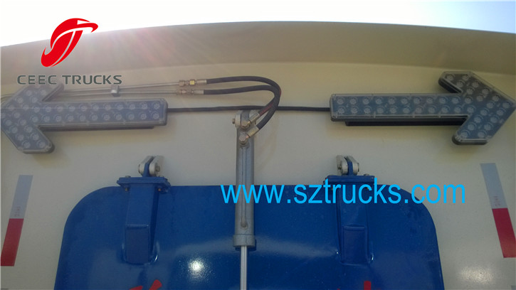 4CBM road sweeper truck
