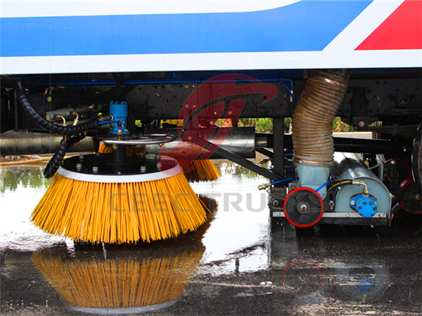 CEEC road sweeper