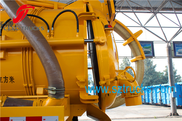 7+5CBM Combined Suction Jetting Truck