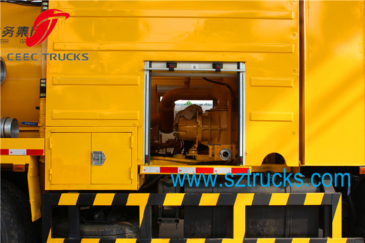 7+5CBM Combined Suction Jetting Truck