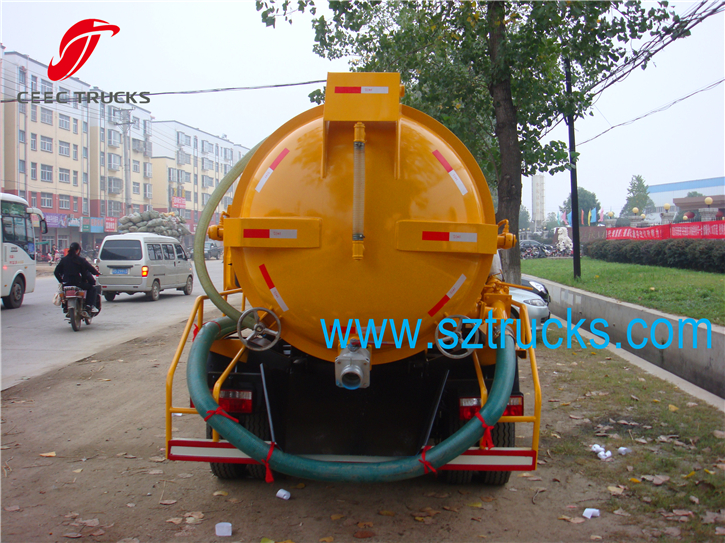 High Quality mini vacuum sewage suction truck for sale
