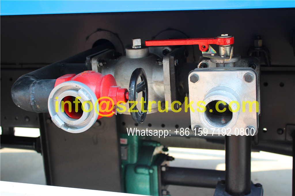 2016 design 10CBM guardrail washing truck advantages