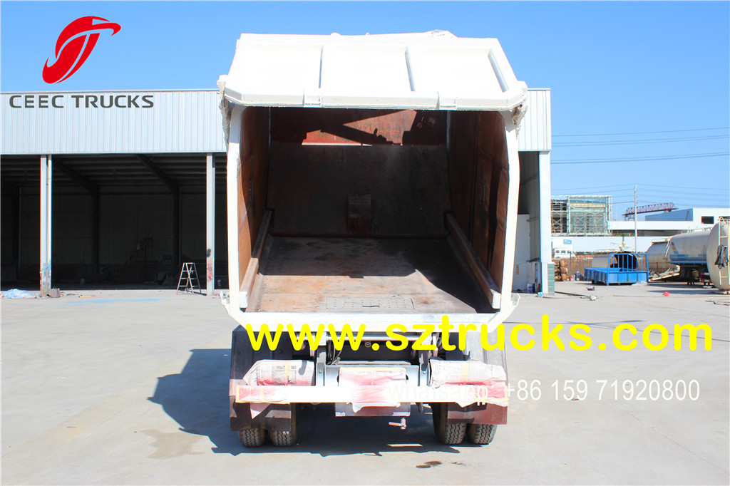 4000liters Side Loading Garbage Truck