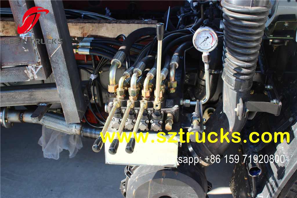 4000liters Side Loading Garbage Truck