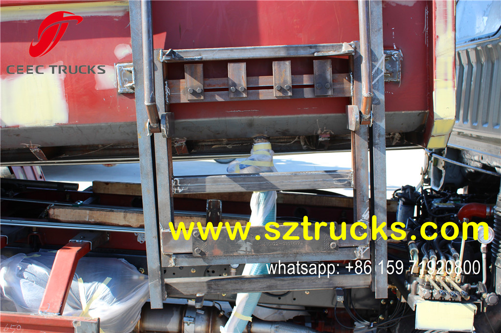 4000liters Side Loading Garbage Truck