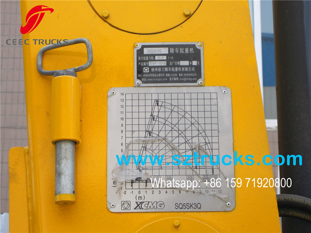DFAC XCMG 5Tons mounted crane cargo truck