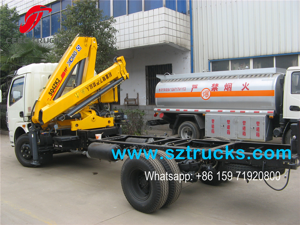 XCMG 4Tons knuckle boom crane