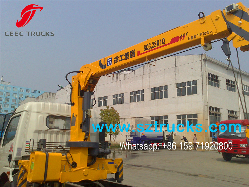 3.2T Knuckle boom crane truck