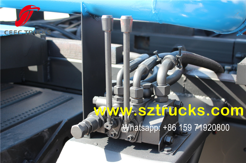 DFAC brand 8CBM vacuum sewage suction tanker truck