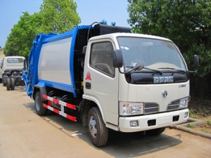 4CBM best garbage compactor truck equipped with CHAOCHAI engine