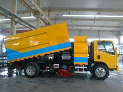 Best 6000Liters used road sweeping cleaner truck for government project